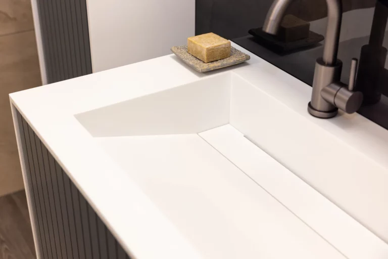 Inova Excelent 120 cm - wastafeldetail