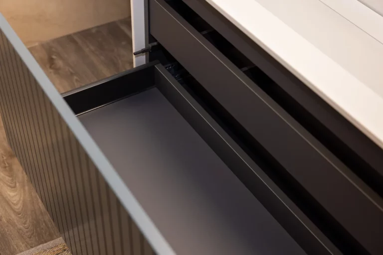 Inova Excelent 120 cm - geopende lade